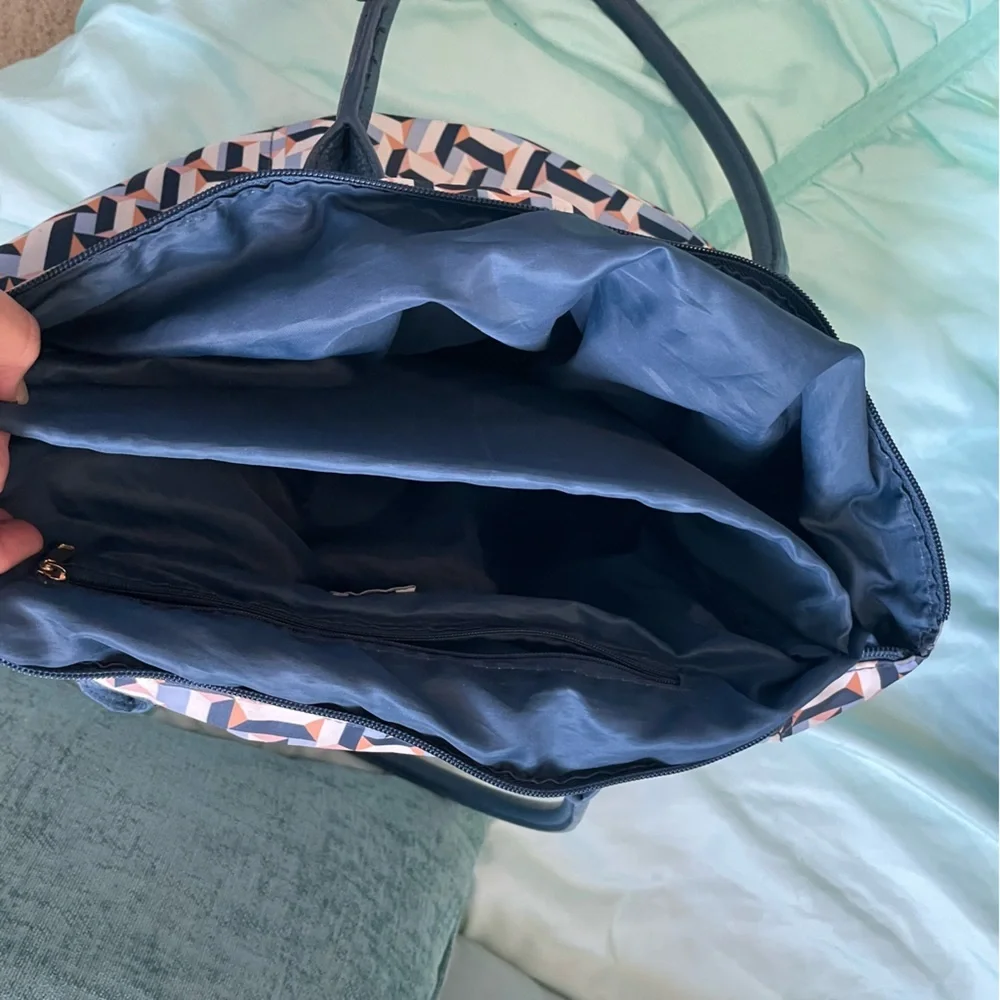 2/$10 A New Day Zippered Tote with laptop compartment - Picture 11 of 12